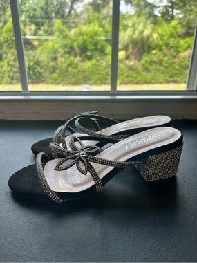 Delicacy Black Rhinestone Floral Block Heel Sandal